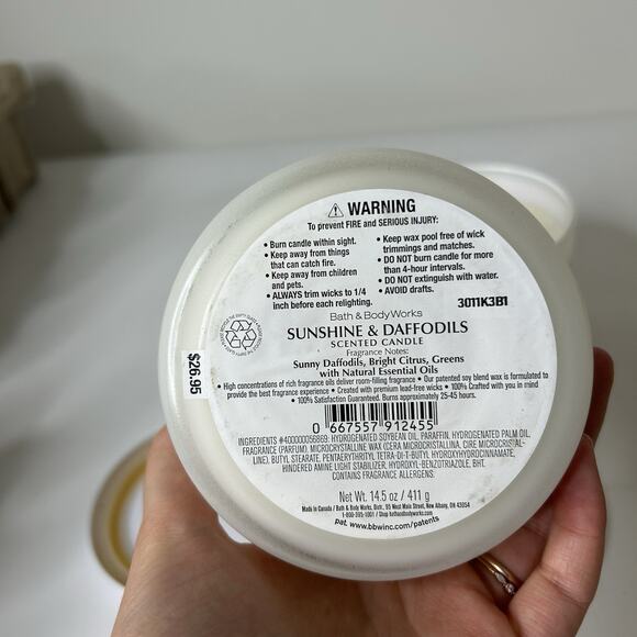 Bath & Body Works Sunshine & Daffodils Lid 3-Wick Candle 14.5 oz Lot Of 2 Large - Picture 3 of 5